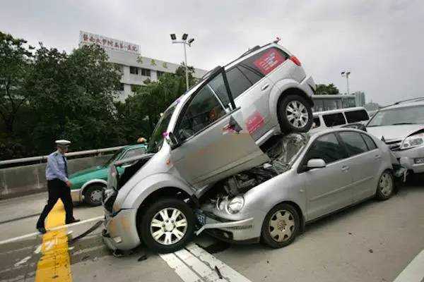 事故责任不明确扣车 